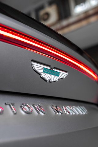 Aston Martin Vantage S