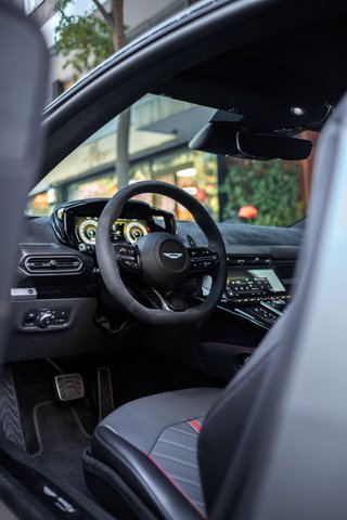 Aston Martin Vantage S