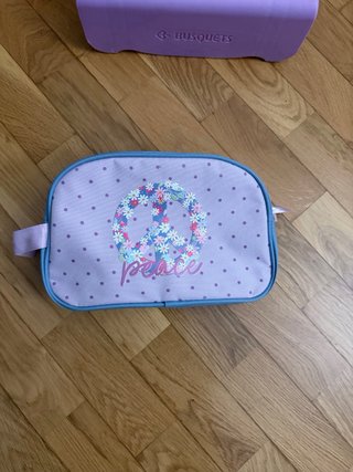 Mochila ,neceser y estuche de lápices