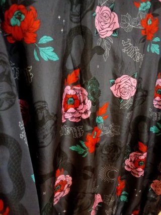 Chaqueta Polinesia floral y serpiente Talla M