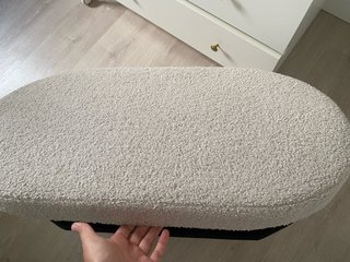 Baúl tapizado ovalado beige