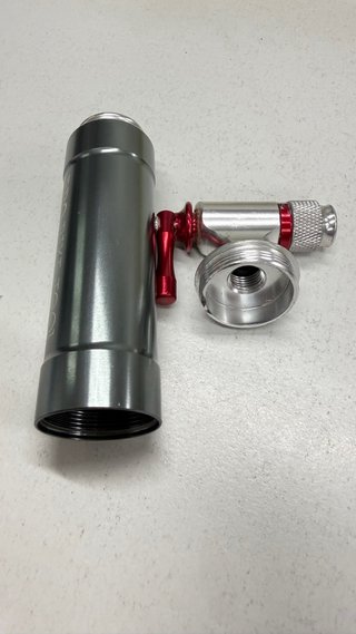 Inflador CO₂ PRO BIKE TOOL con almacenamiento de c
