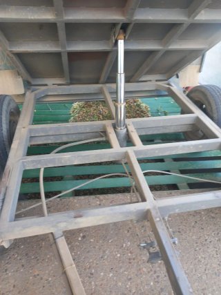 Remolque 2 ejes basculante con lona verde