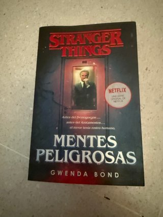 Libro Stranger Things: Mentes Peligrosas