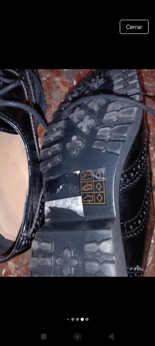 Zapatos negros de charol