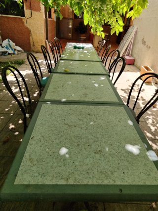 Mesa de jardín y sillas