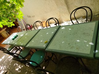 Mesa de jardín y sillas