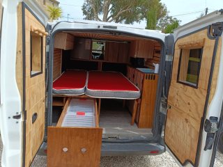 Furgoneta camperizada  Nissan Primastar 2006