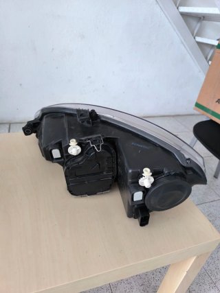 Faros Seat León y Altea nuevos
