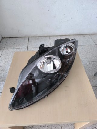 Faros Seat León y Altea nuevos