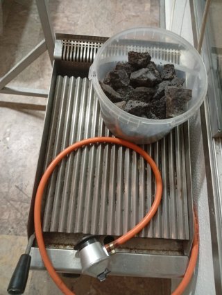 Parrilla Gas con Piedras Volcánicas