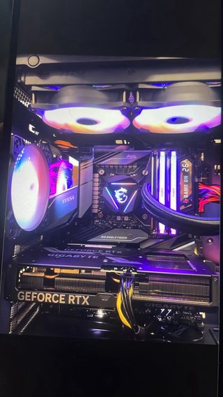 Placa Base MSI Z490 y Tarjeta Gráfica 4070RTX
