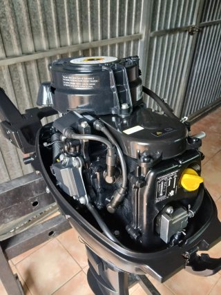 Motor fueraborda Mercury FourStroke