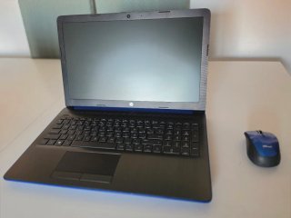 Ordenador portátil HP azul marino
