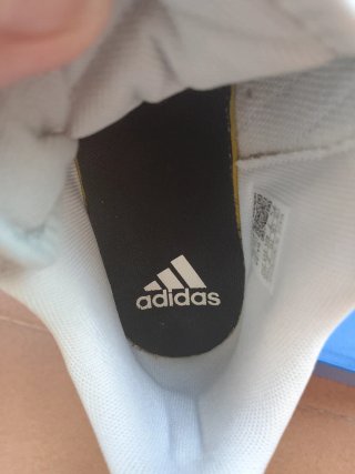Zapatillas Adidas Beige y Blancas Solo uso 2 dia
