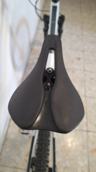 Bicicleta Montaña CUBE ACID XL