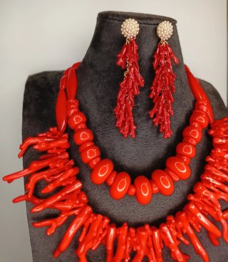 Conjunto Coral Resinoso Collar y Pendientes