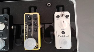 Pedalera Mooer con 5 pedales