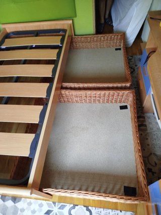 Cama con cajones y colchón látex