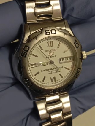 Seiko 5 Sport Automático Plata/Blanco