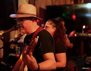 Banda músicos rock. Música en vivo