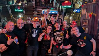 Banda músicos rock. Música en vivo