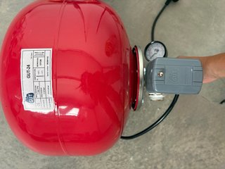 Vaso de expansión GUT 24L + presostato