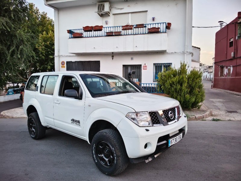 Nissan Pathfinder 2007 - foto 1