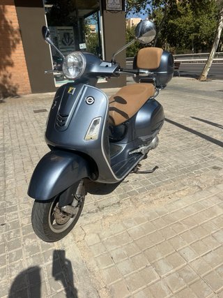 Vespa GTS 300 Azul Marrón 2020 - 9500 km