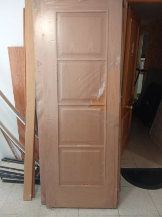 Puerta madera maciza