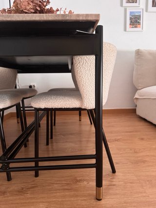 Mesa de comedor de acacia y marmol