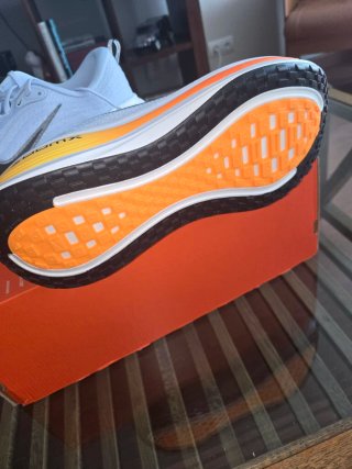Zapatillas Nike Vomero Plus Nuevas Originales