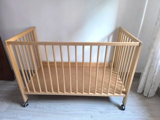 Cuna de madera