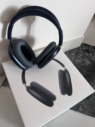 Apple AirPods Max Space Gray