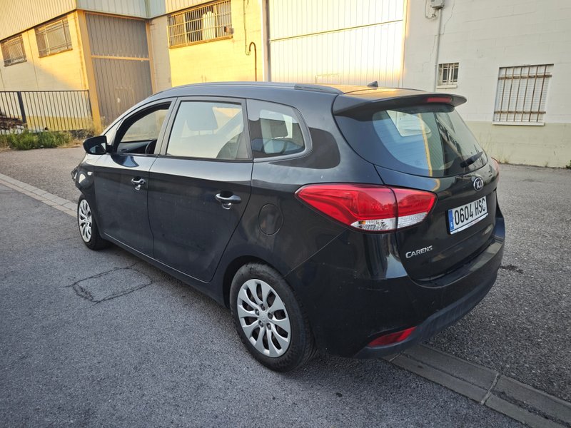 KIA Carens 20.000km - foto 1