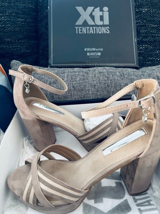 ZAPATOS DE TACÓN   Xti Talla 39 Beige