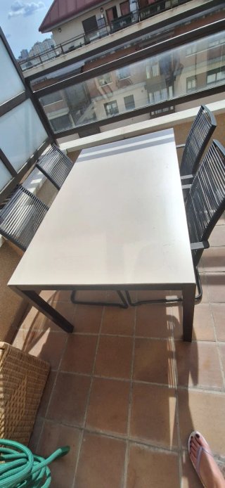 Mesa y 4 Sillas Exterior