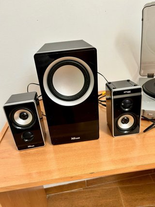 Altavoces Trust 2.1 Negro