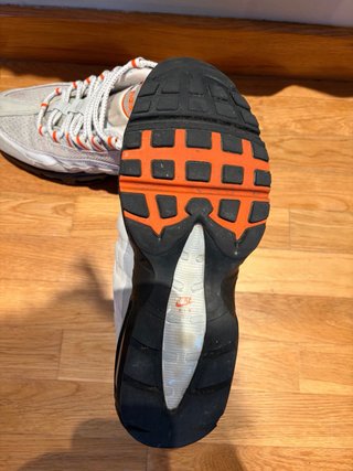 Nike Air Max 95 Naranja y Blanco