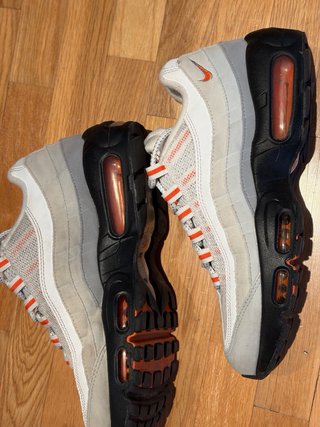 Nike Air Max 95 Naranja y Blanco