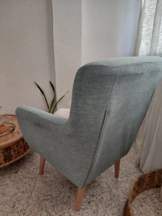 Sillón verde menta tela y madera