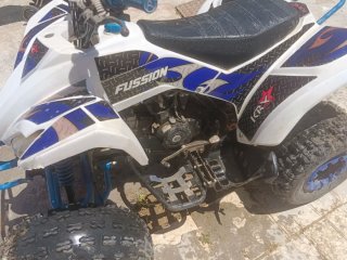 Quad infantil blanco y azul