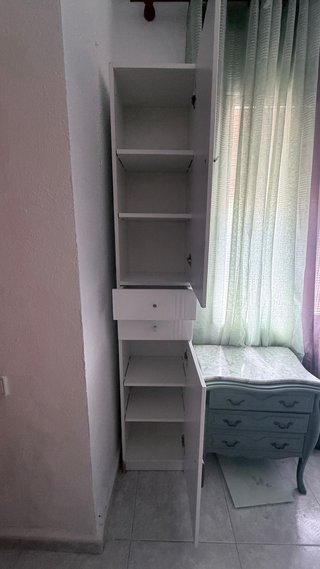 Armario blanco para dormitorio o cocina