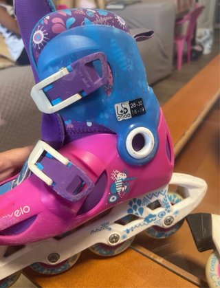 Patines en línea talla 28 y casco