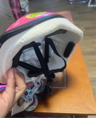 Patines en línea talla 28 y casco