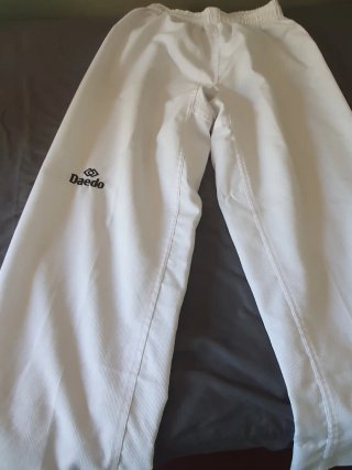 Equipo Taekwondo. Dobok, protecciones, peto, etc