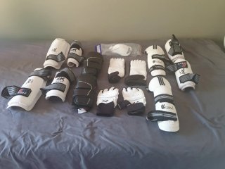 Equipo Taekwondo. Dobok, protecciones, peto, etc