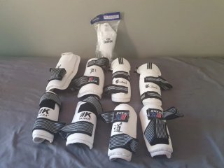 Equipo Taekwondo. Dobok, protecciones, peto, etc