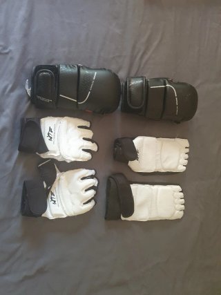 Equipo Taekwondo. Dobok, protecciones, peto, etc
