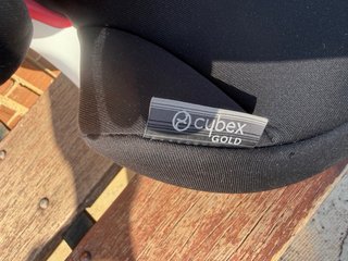 Silla de coche para bebé negra